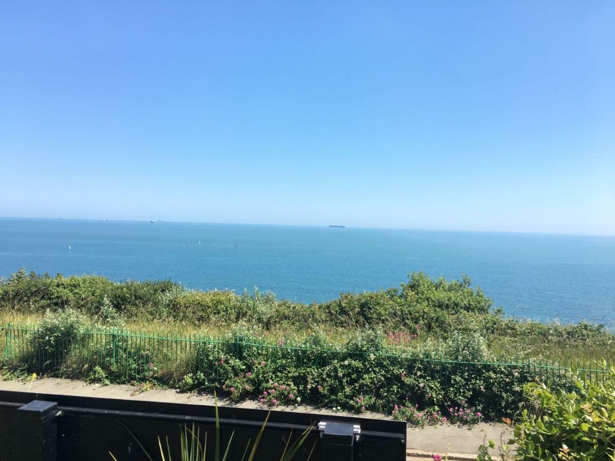 Cliff Top Apartment 3 Bedroom Shanklin Bagian luar foto