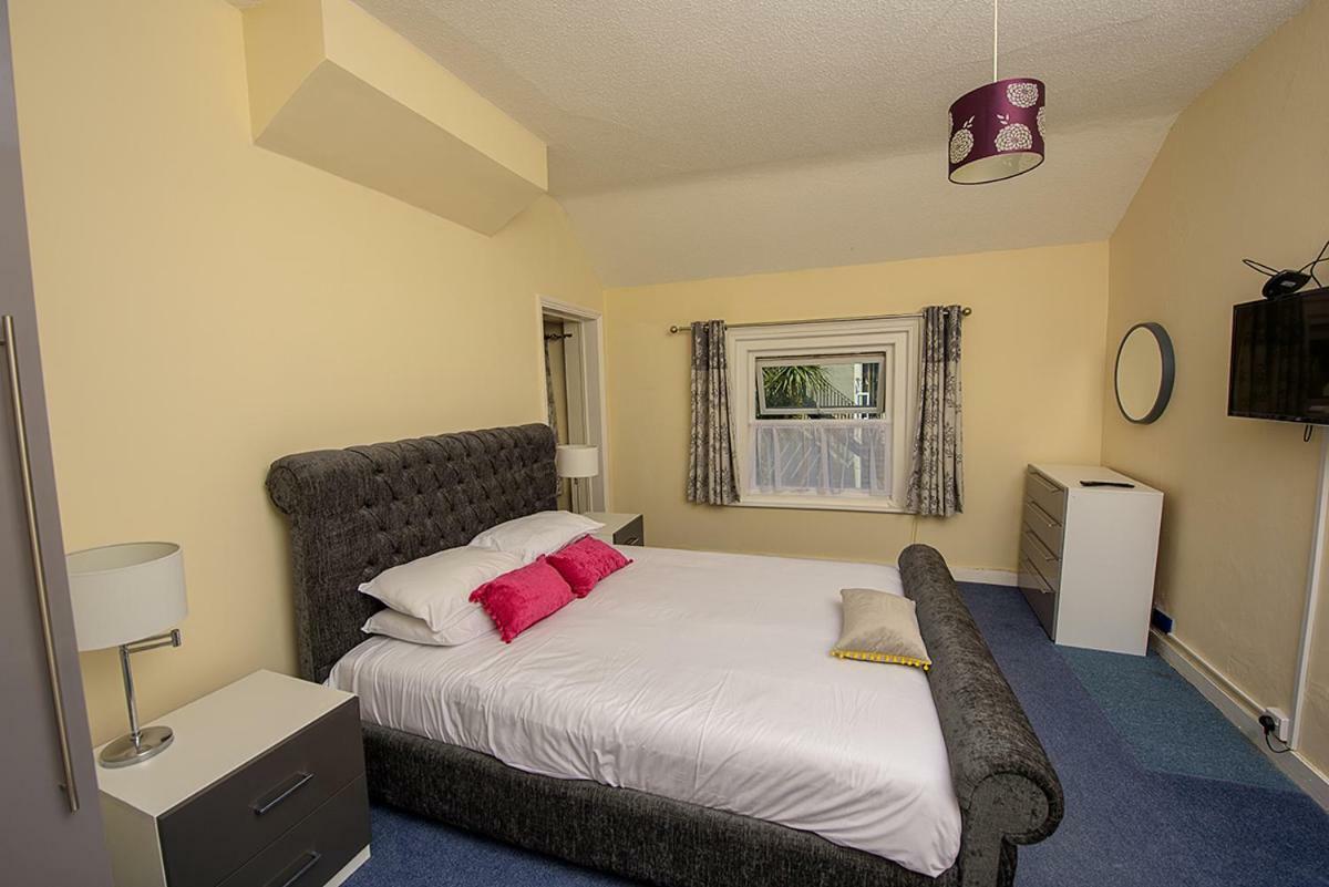 Cliff Top Apartment 3 Bedroom Shanklin Bagian luar foto
